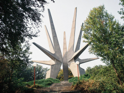 http://www.editionsinfinies.com/files/gimgs/th-78_5_v18.jpg