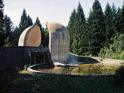 http://www.editionsinfinies.com/files/gimgs/th-78_F1000002.jpg