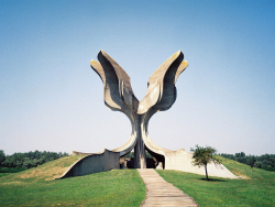 http://www.editionsinfinies.com/files/gimgs/th-78_F1050007.jpg