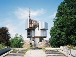 http://www.editionsinfinies.com/files/gimgs/th-78_F1050031.jpg